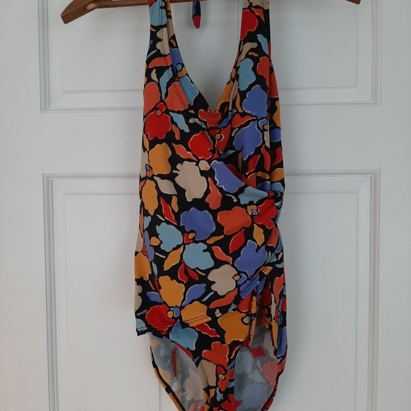 HP 🥳Islander One Piece Swimsuit - Picture 8 of 9